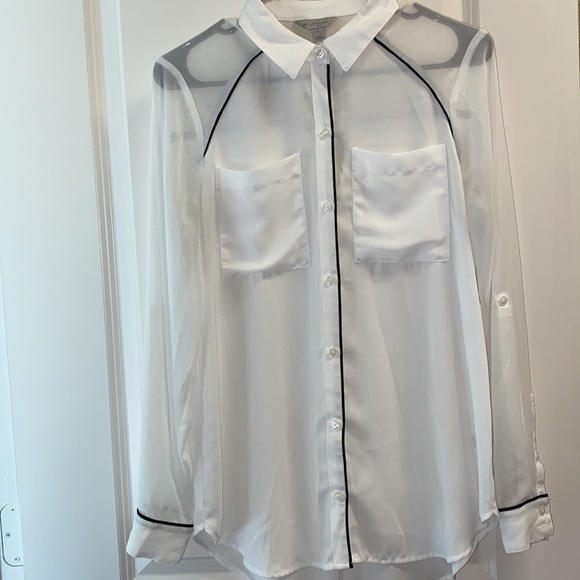 Size small - Picture 3 of 3